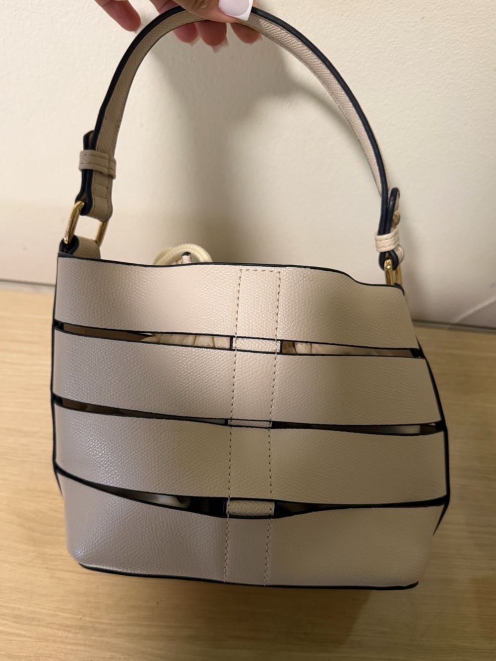Bucket handbag- Bone